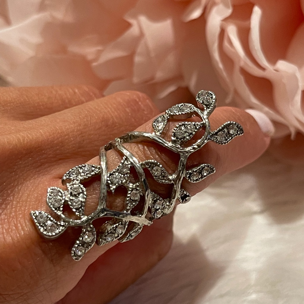 Edgy Ring